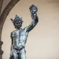 Perseo con la testa di Medusa, capolavoro del pittore manierista toscano Benvenuto Cellini.