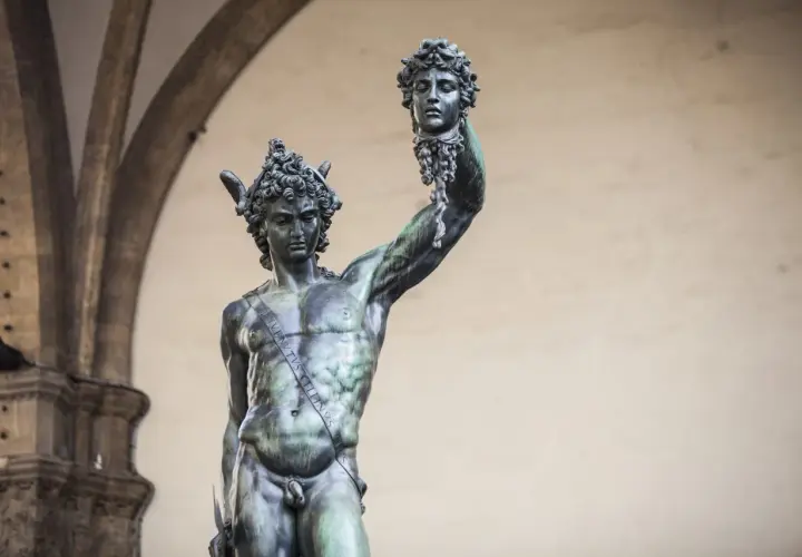 Perseo con la testa di Medusa, capolavoro del pittore manierista toscano Benvenuto Cellini.