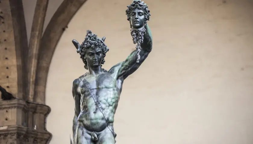 Perseo con la testa di Medusa, capolavoro del pittore manierista toscano Benvenuto Cellini.