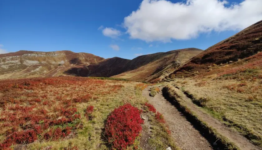 Sentiero autunnale tra i colori di San Marcello Pistoiese.