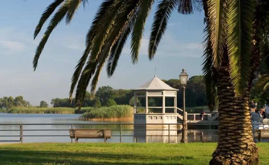 Torre del Lago - Centro storico: guida senza aspettative