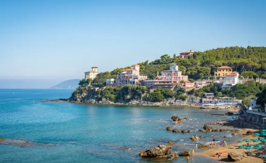 Castiglioncello - Guida completa tra mare, spiagge e isole