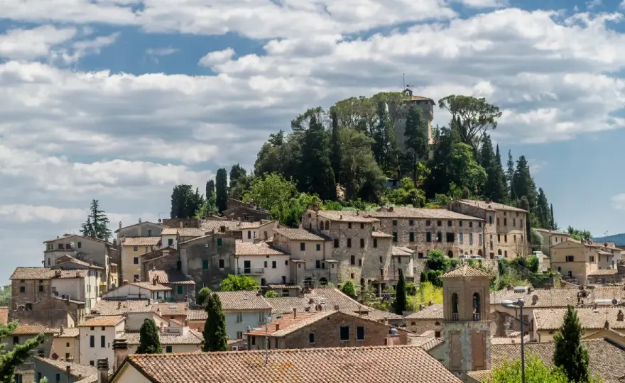 Cetona, cosa vedere tra borgo, preistoria e Monte Cetona