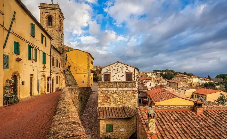 Cosa vedere a Montescudaio tra panorama, storia e sapori