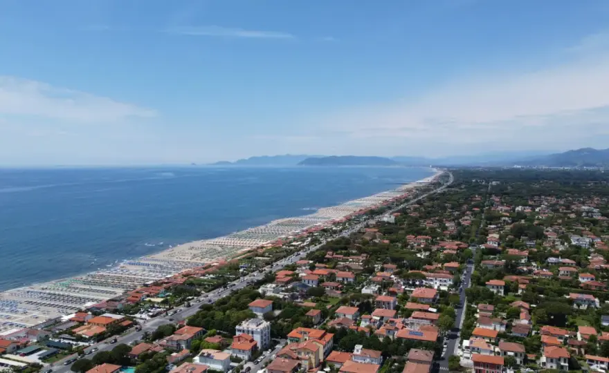 Dove si trova Forte dei Marmi? Guida completa alla posizione