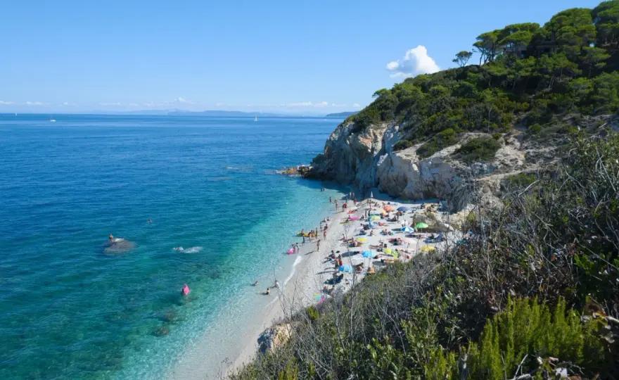Campiglia Marittima tra borgo, miniere, terme e mare