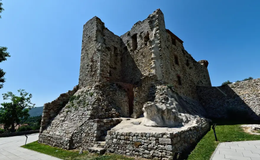 Dove si trova Suvereto e cosa vedere nei dintorni