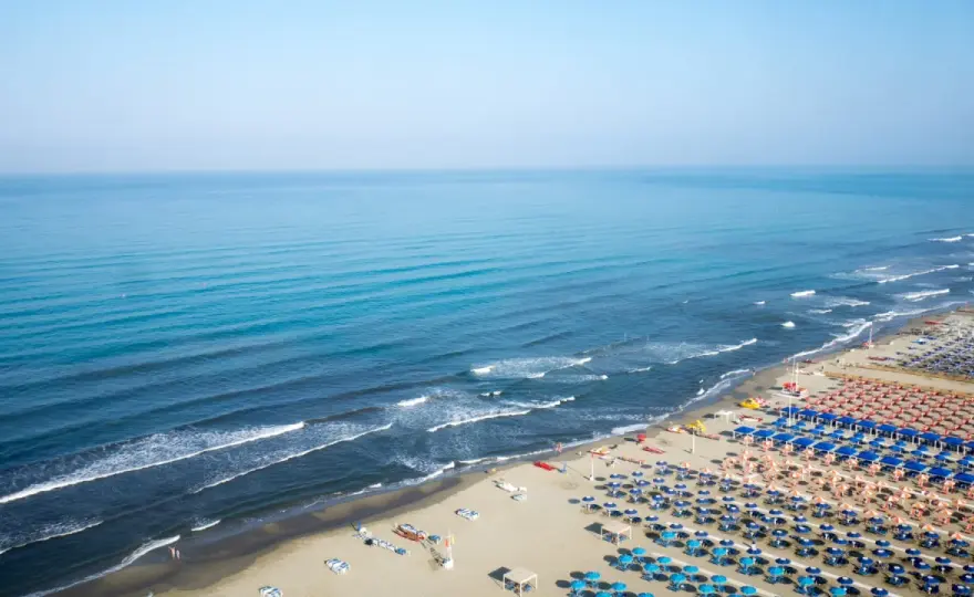 Lido di Camaiore - Vacanza perfetta tra mare e isole toscane