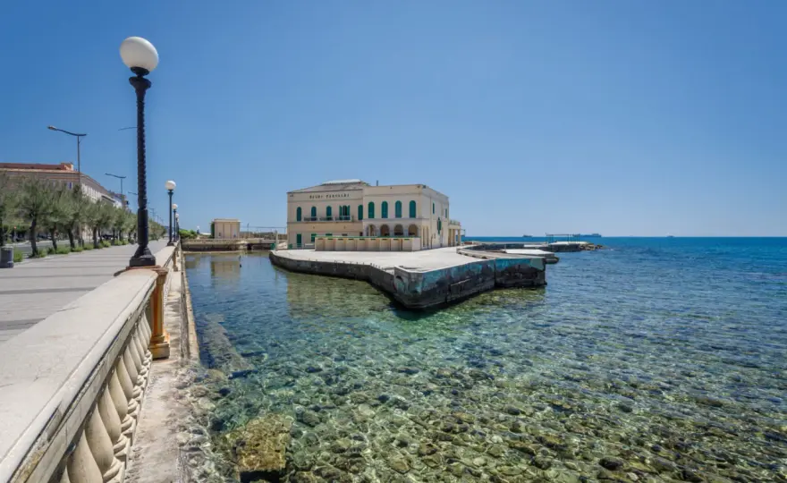 Fronte mare Livorno - Guida completa alla passeggiata