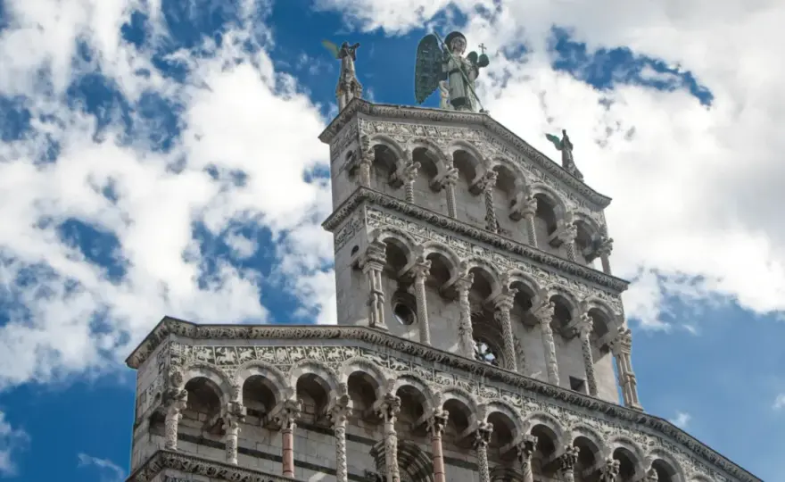 San Michele in Foro - Guida completa per una visita indimenticabile