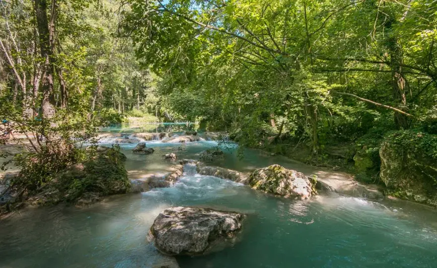 Val d’Elsa a piedi tra fiume, cascate e borghi