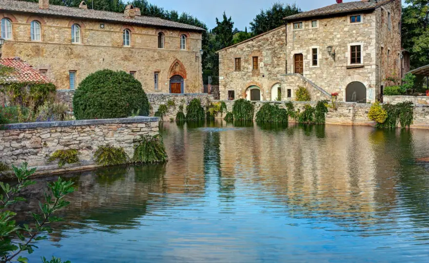 Bagno Vignoni, dove fare il bagno alle terme e quanto costa
