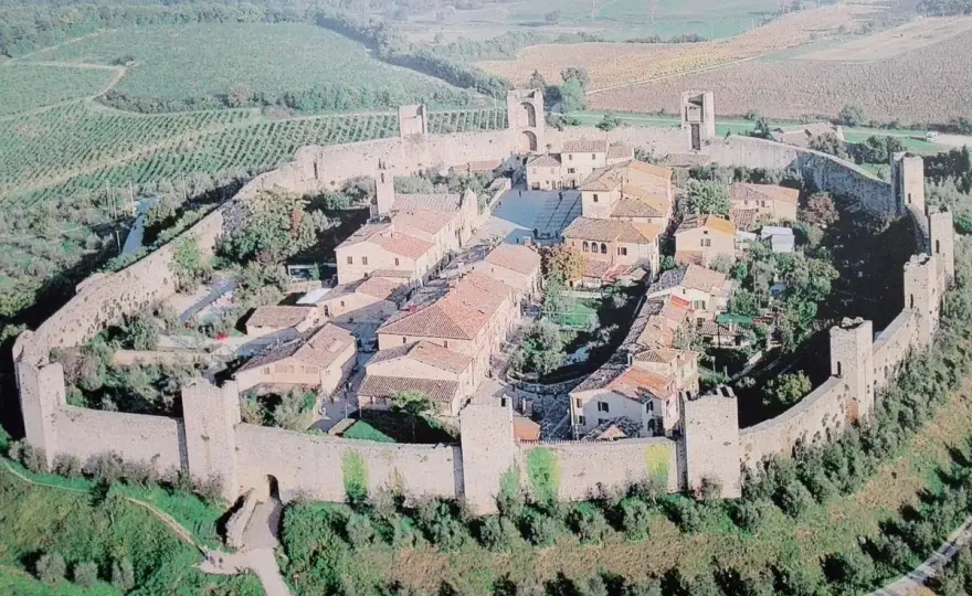 Dove si trova Monteriggioni e come arrivare da Siena o Firenze?