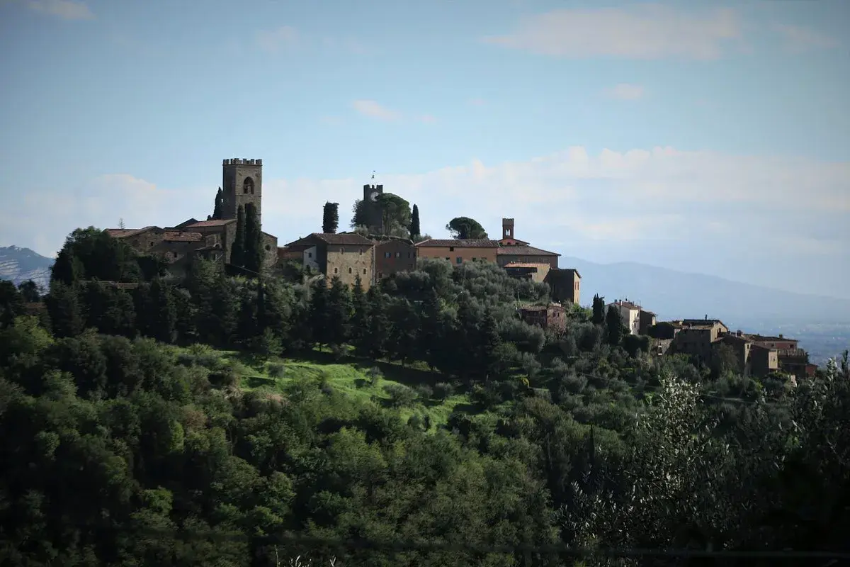 Borgo a Buggiano: cosa vedere in questo pittoresco borgo medievale arroccato su una collina, tra ulivi e cipressi.