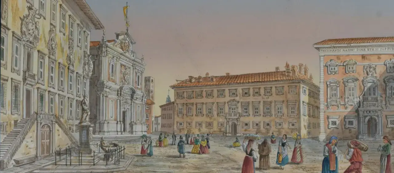 La piazza dei Cavalieri a Pisa, con edifici storici e gente in abiti d'epoca che passeggia.